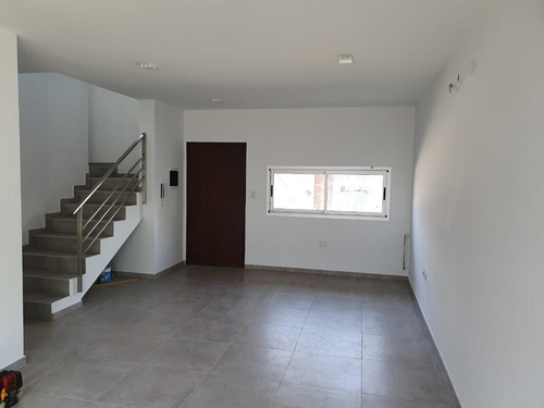 Duplex / Recta Martinolli/ 3 Dormitorios- 3 Banos