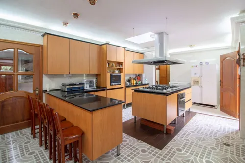 Casa En Arriendo/venta En Las Mercedes. Cod A4615