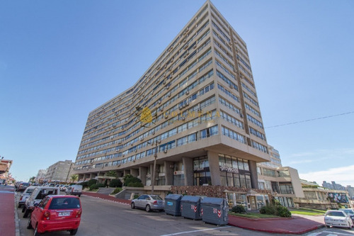 Apartamento En Muy Buena Ubicacion, De 1 Dor, 1 Baños Con Excelente Linda Vista.-ref:2211