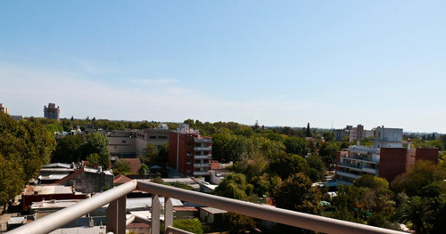 Departamento En Venta - 2 Dormitorios 2 Baños - Cochera - 82mts2 - Monte Grande, Echeverría