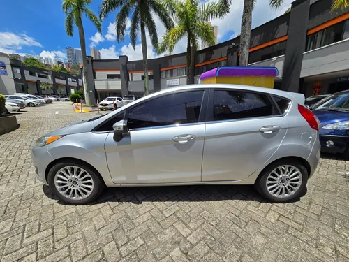 Ford Fiesta 1.6 Titanium Aut 2014