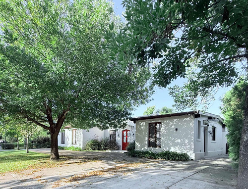 Casa Saint Matthews Pilar Estilo Campo En Una Planta