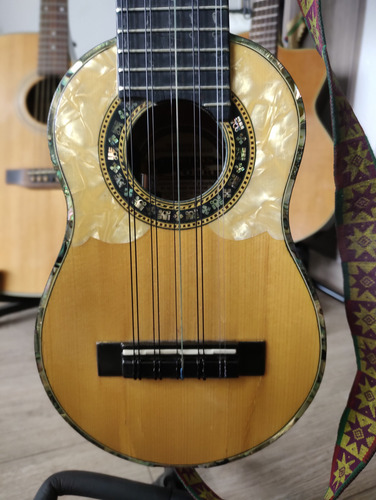 Charango Electroacustico Quispe Torrez (Usado)