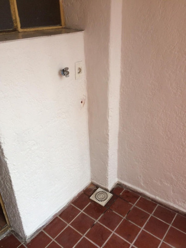 Apto. En Centro, 3 Dormitorios Y 2 Baños, Impecable Estado!
