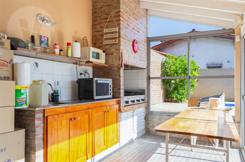 Casa En Venta - Lomas De Zamora, Caseros Al 1700