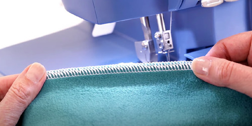 Overlock Doméstica Singer S0230 Y Plancha Steam Craft Color Azul