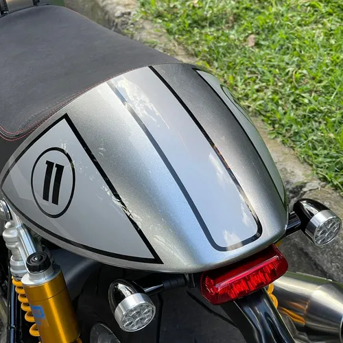 Triumph Thruxton R 1200