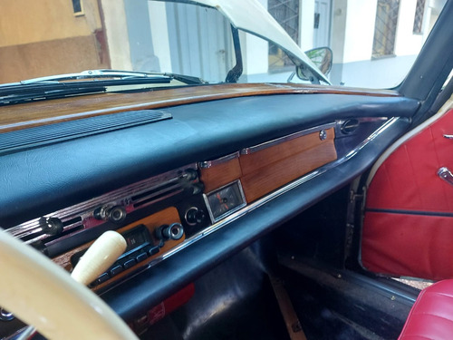 Mercedes Benz 220