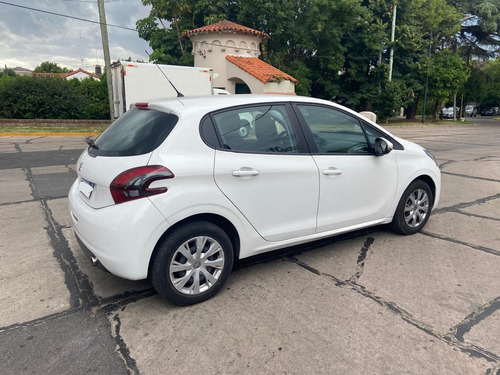 Peugeot 208 1.6 Active