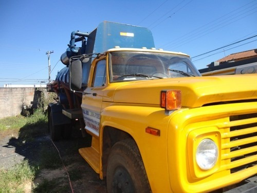 Caminhão Limpa Fossa Com Motor Seminovo De Mercedes 1518