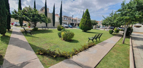 Imagen 7 de 14 de Hermosa Casa En Excelente Ubicacion !!