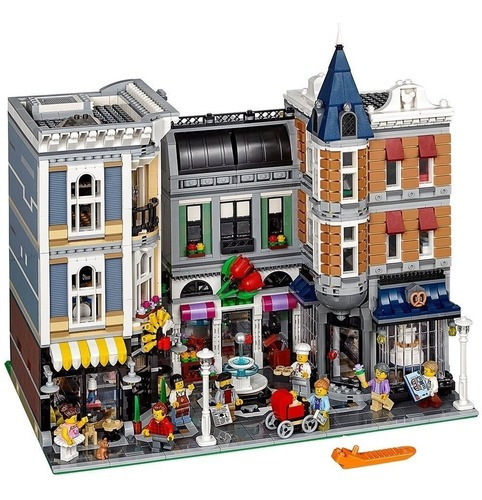Lego Creator 10255 Modular Assembly Square 4002