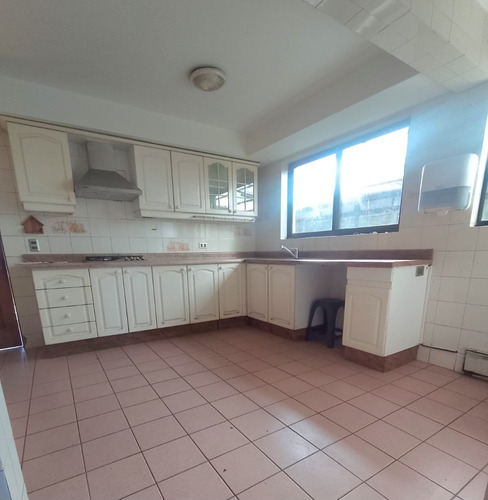 Arriendo De Gran Casa Ideal Para Empresas, Instituciones