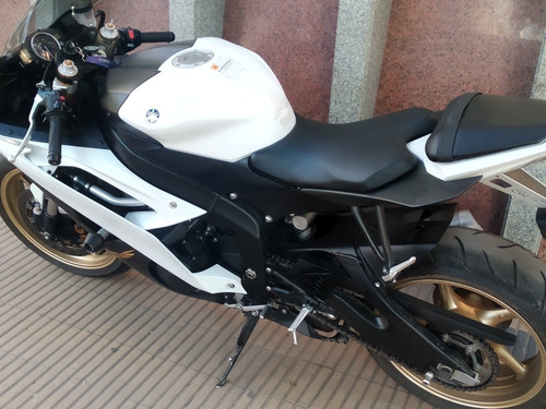 Yamaha R6