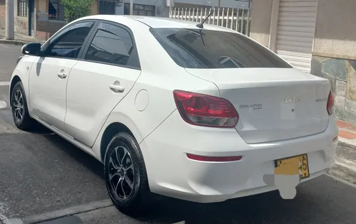 Kia Soluto Emotion