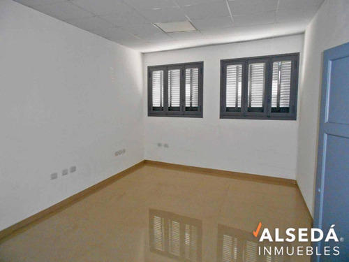 Imagen 5 de 27 de Casa Uso Comercial - Luis Agote