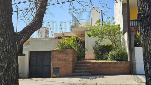 Casa Sobre Av Zanni, A Metros De Almafuerte