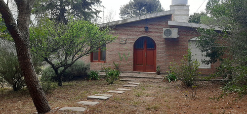 Casa De 207m2 En Villa Ciudad Parque, Los Reartes .(cod 552)
