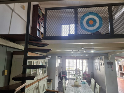 Venta Casa 5 Ambientes En Banfield Este