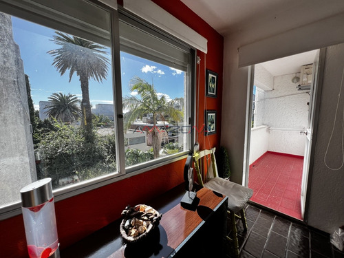 1 Dormitorio Reciclado, Ascensor, Garaje, Baulera Balcón Y Gastos Bajos