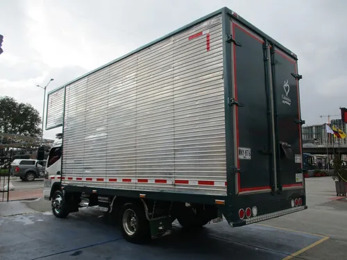 Furgon Mitsubishi Canter Fuso Fe85de6slgp
