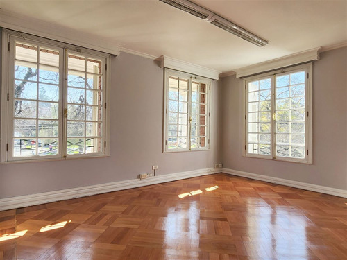 Casa En Venta De 4 Dorm. En Las Condes / El Golf