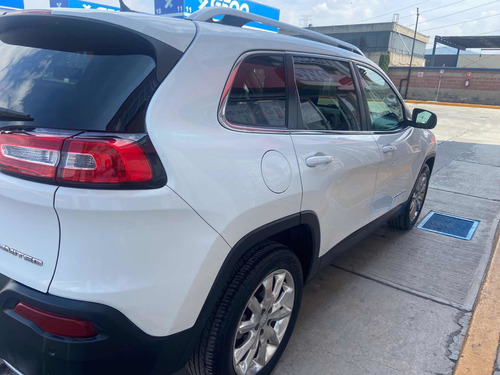 Imagen 5 de 15 de Jeep Cherokee 2015 2.4 Latitude Mt