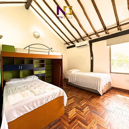 Casa En Urb. Piedras Negras. Playa Guacuco. Isla De Margarita