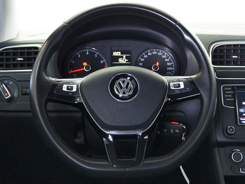 Imagen 11 de 15 de Volkswagen Vento Comfortline Plus 2020 Plata