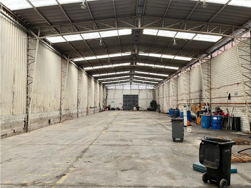 Arriendo Bodega De 771 M2 En Cond. Santiago Norte.