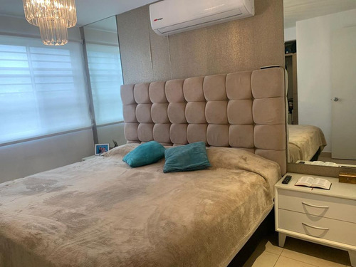 Adl Renta De Casa Con Excedente Frente A Parque Paseo De Amberes Gdl