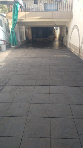 Imagen 2 de 30 de Vivienda Multifamiliar-casa 3 Amb + Dpto 4 Amb-cocheras - Fondo Libre C/ Piscina