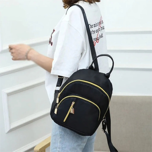 Mochila Mini Impermeable Negro Con Dorado Premium