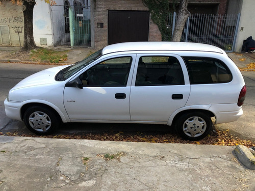 Imagen 2 de 15 de Chevrolet Corsa Classic Sw Life 1.4n 2010