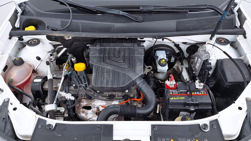 Imagen 20 de 21 de Renault Logan 1.6 Authentique 85cv