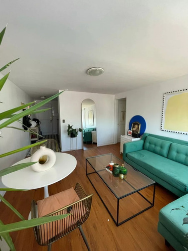 Depto. En Venta De 2d+1b+1e En Providencia, Calle Austria