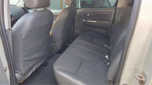 Imagen 5 de 8 de Toyota Hilux Automática
