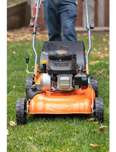 Podadora de césped a nafta Truper P-418 color naranja con potencia de 4hp