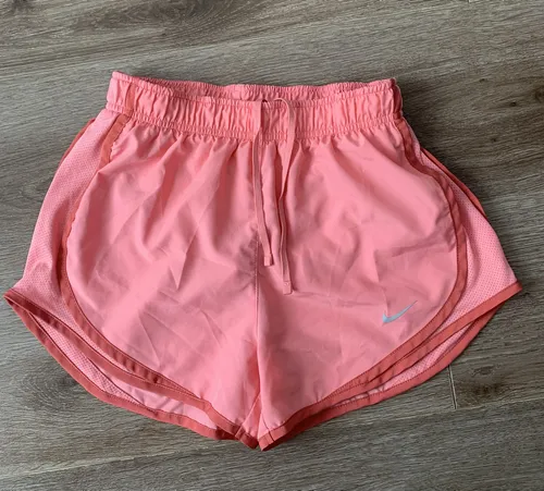 Short Nike Tempo, Dri-fit, Talla Xs. (Usado)