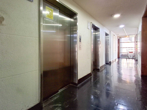 A 2 Cuadras De Barrio Italia (96854)