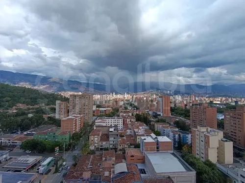 Apartamento En Arriendo Los Colores 472-7070