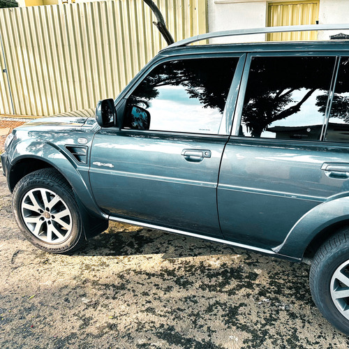 Mitsubishi Pajero TR4 2.0 Flex Aut. 5p