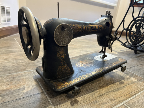 Mueble Con Maquina De Coser Singer Original Muy Buen Estado (Usado)