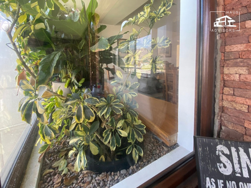 Excelentes Espacios, Luz Y Vista. Raúl Labbé / Av. La Dehesa