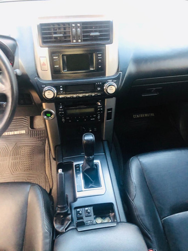 Toyota Land Cruiser Prado 2010 Vx * Financio * R. Menor*