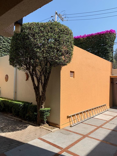 Casa En Venta Con Locales Comerciales En Coyoacan, Ciudad Jardín