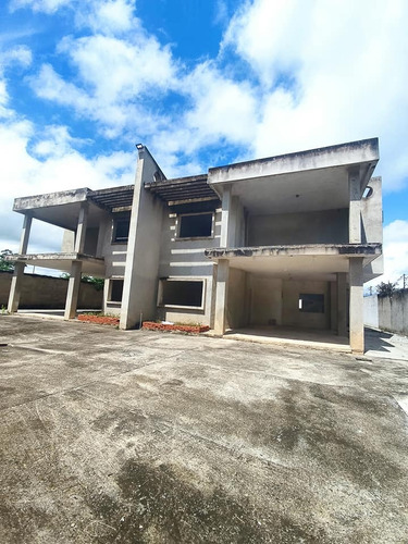 Casa Obra Gris En Colinas De Guataparo. Celimar Solorzano 