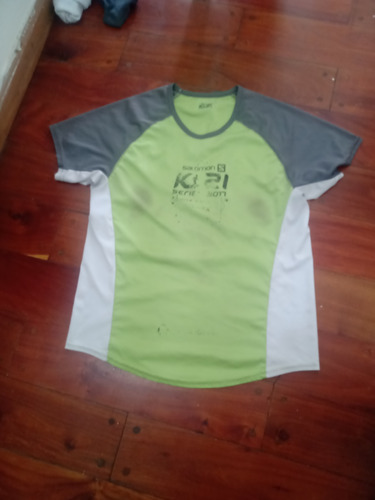 Remera Deportiva Verde Salomón Detalle T M