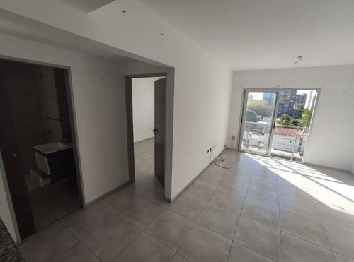 Imagen 4 de 10 de Departamento En Venta En Moron Centro