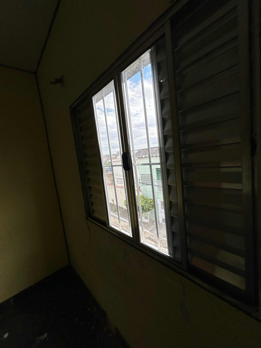 Casa 2 Quartos 1 Banheiro, Sala, Cozinha E Área De Serviço.